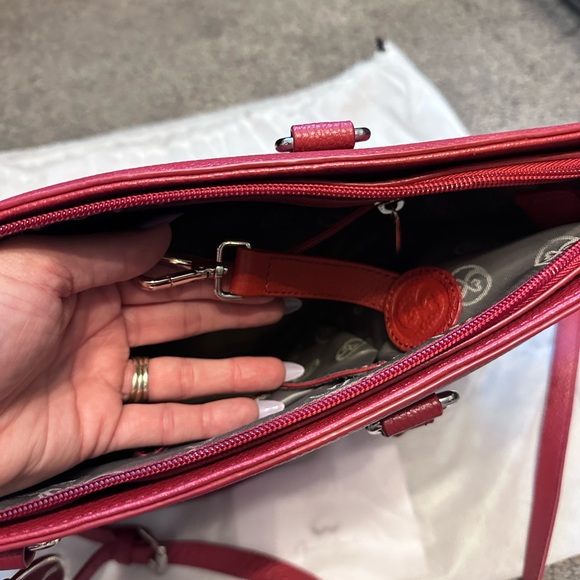 Jane Seymour - open hearts tote purse with adjustable strap & carry handles - Picture 4 of 5